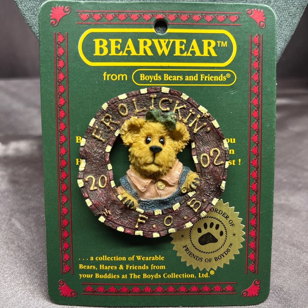 Vintage Boyds Bears Bearwear Brooch Pin Frolickin’ 2002 F.O.B. NEW